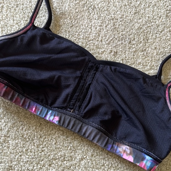 Lululemon bra - Picture 7 of 8